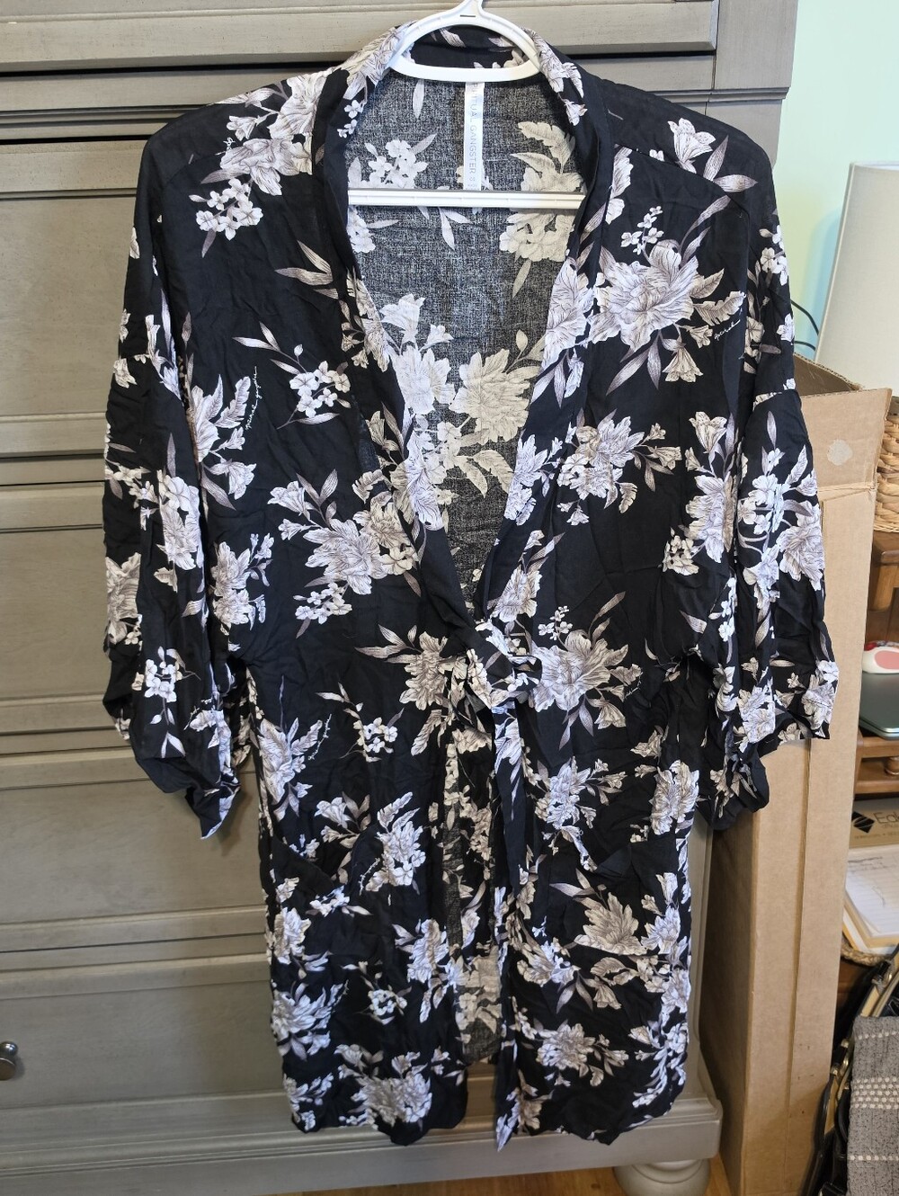 Spiritual Gangster Black Floral Kimono Robe - Picture 1 of 3